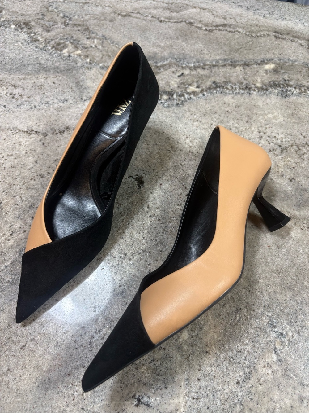 Zara Women’s Two-Tone Black and Tan Pointed Toe Pumps
